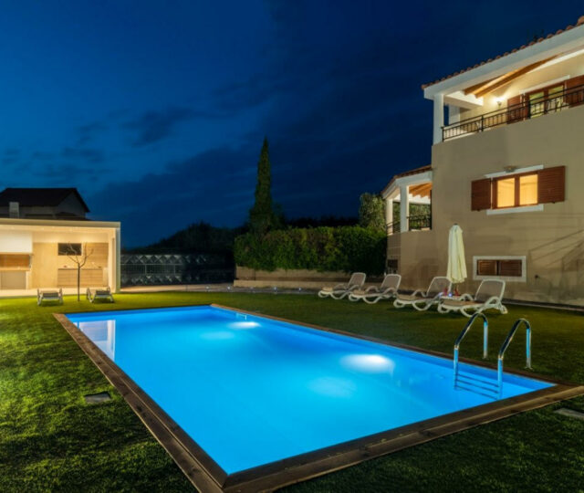 Luxueuse maison de ville à Pentamodi